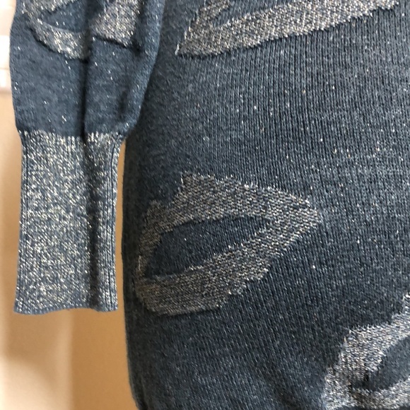 Sweater - Picture 5 of 6